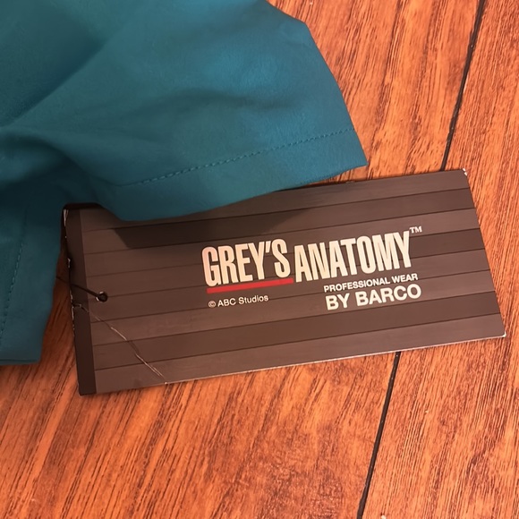 Greys anatomy scrubs - Petite set - Picture 3 of 5